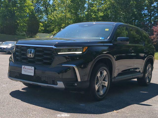 used 2025 Honda Pilot car, priced at $45,649