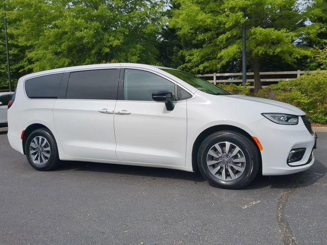 used 2024 Chrysler Pacifica Hybrid car, priced at $28,700