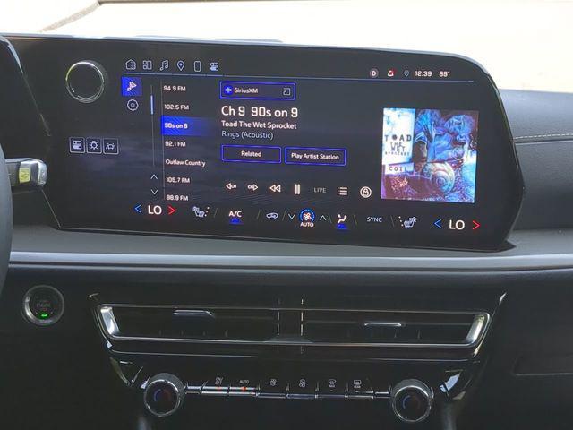 used 2024 Chevrolet Traverse car, priced at $36,149