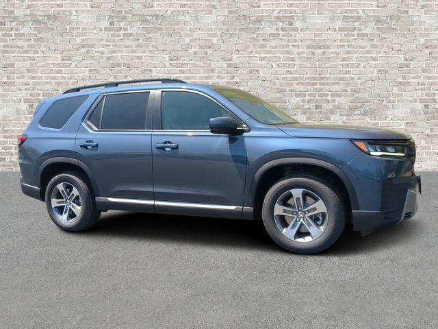 new 2026 Honda Pilot car, priced at $45,426