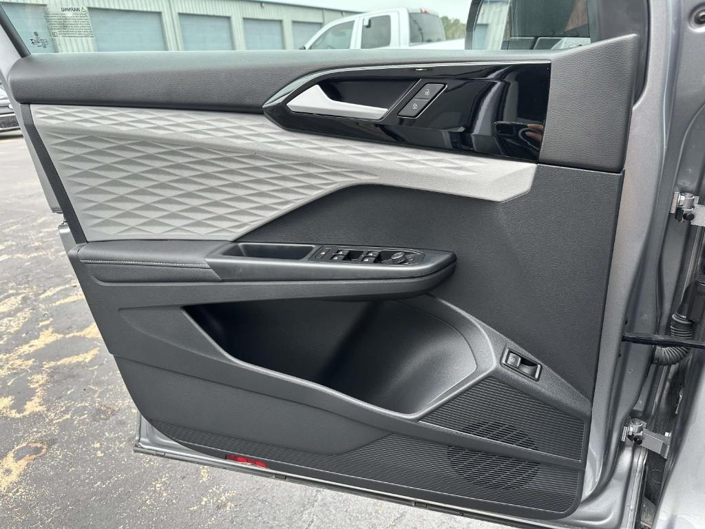 used 2024 Volkswagen Taos car, priced at $20,900