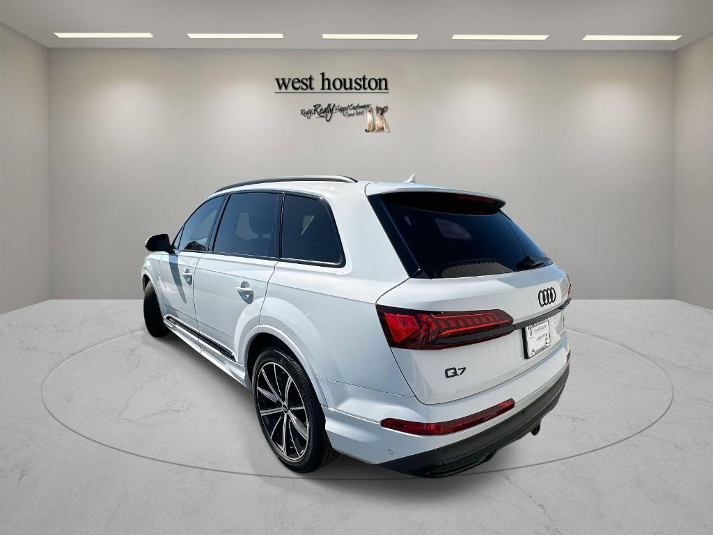 used 2024 Audi Q7 car, priced at $50,900