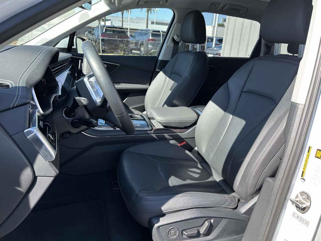 used 2024 Audi Q7 car, priced at $50,900