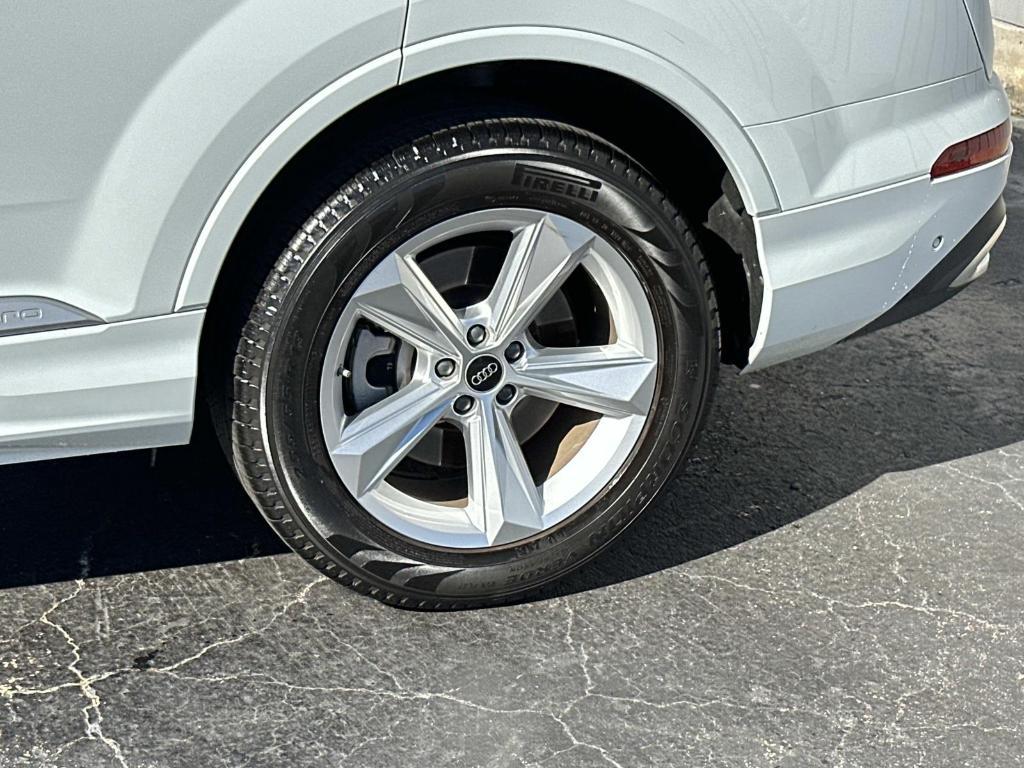 used 2023 Audi Q7 car, priced at $35,450