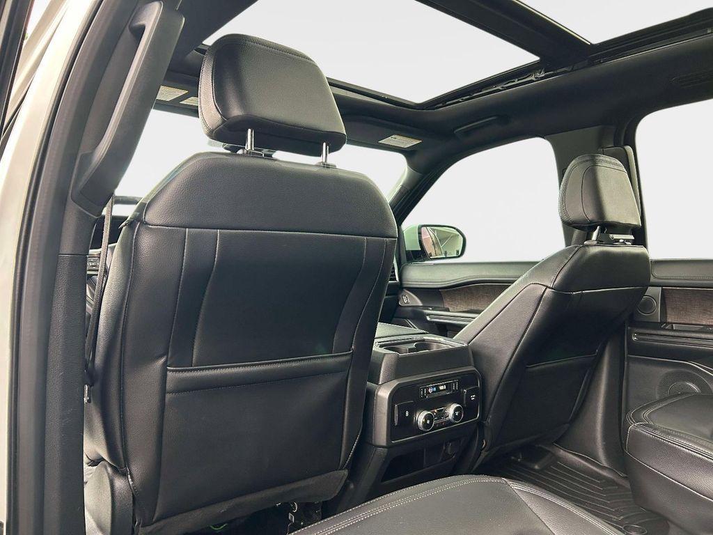 used 2021 Ford Expedition car, priced at $30,270