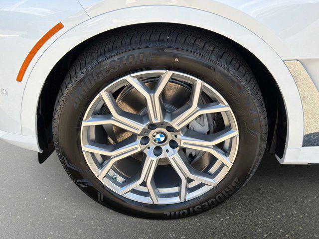 new 2026 BMW X7 car, priced at $92,640