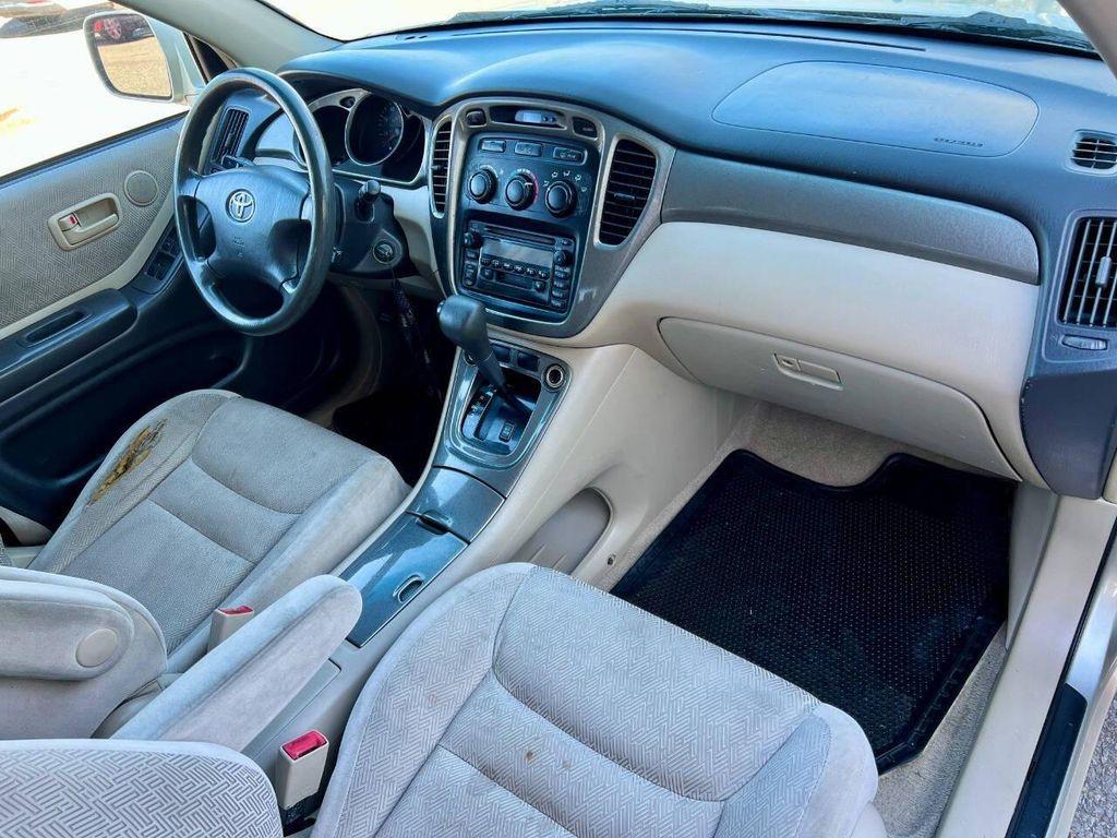 used 2002 Toyota Highlander car, priced at $3,499