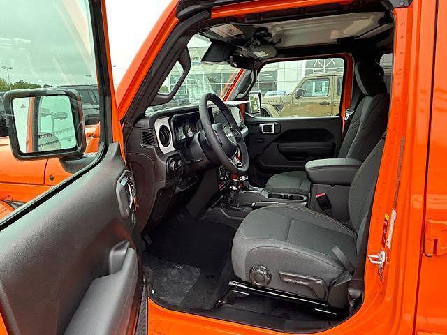 new 2025 Jeep Gladiator car, priced at $48,636