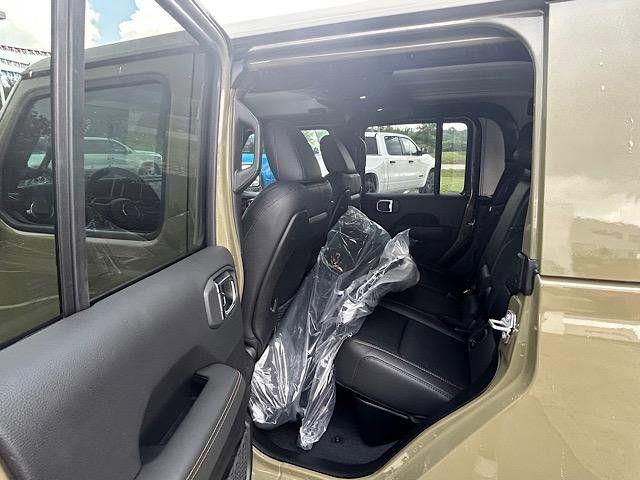 new 2025 Jeep Gladiator car, priced at $46,477