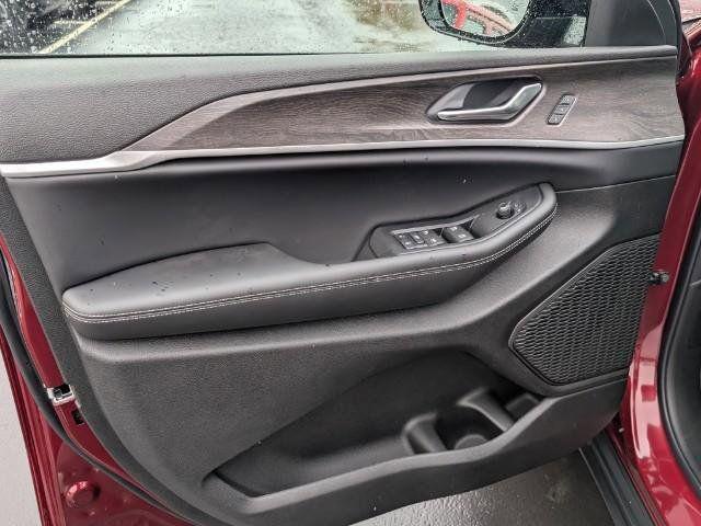 new 2025 Jeep Grand Cherokee L car, priced at $46,327