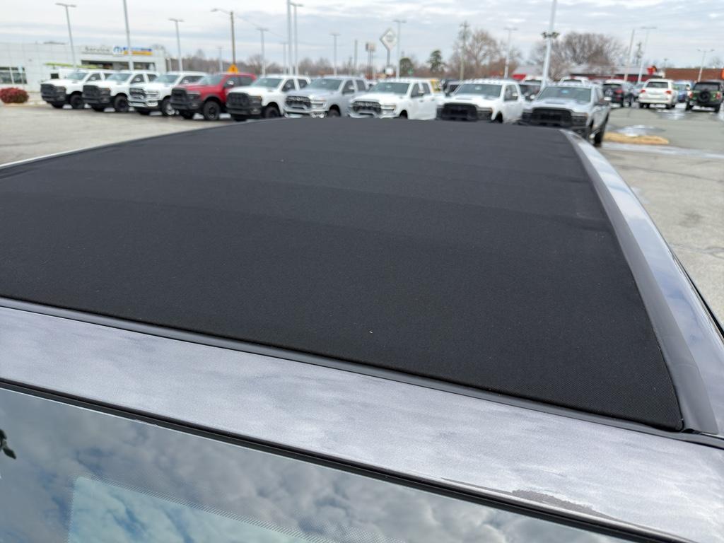 new 2026 Jeep Wrangler car, priced at $47,077