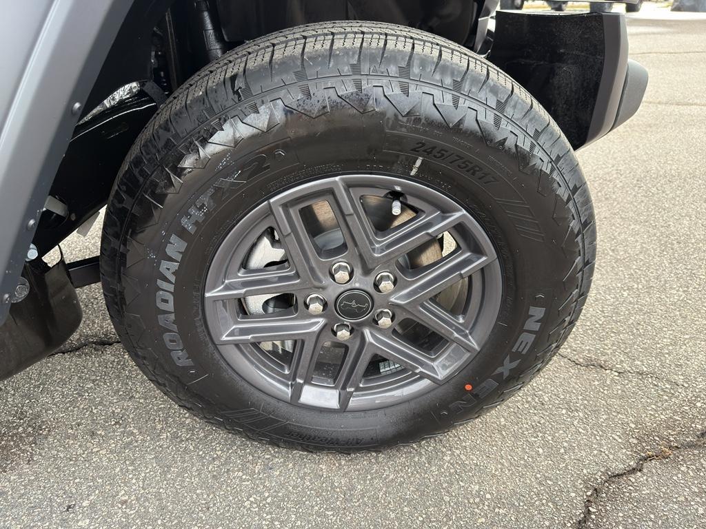 new 2026 Jeep Wrangler car, priced at $47,077