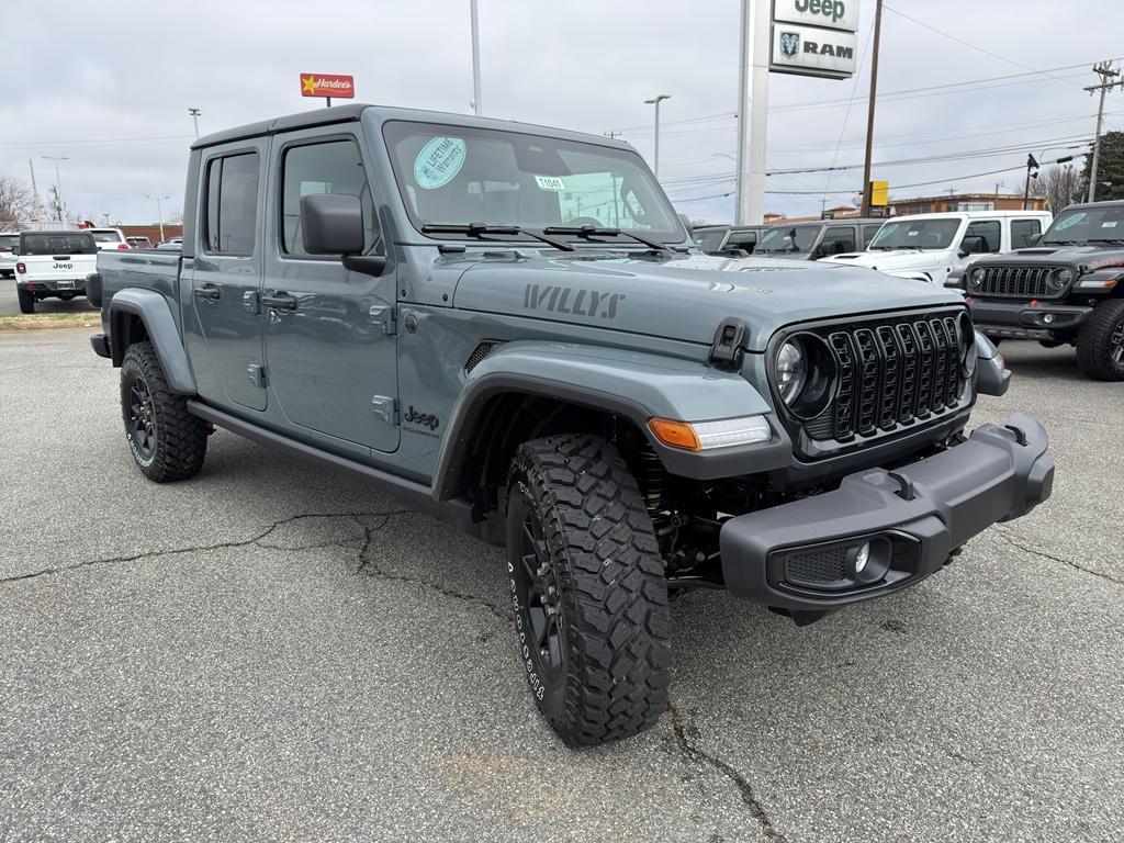 new 2026 Jeep Gladiator car, priced at $45,013