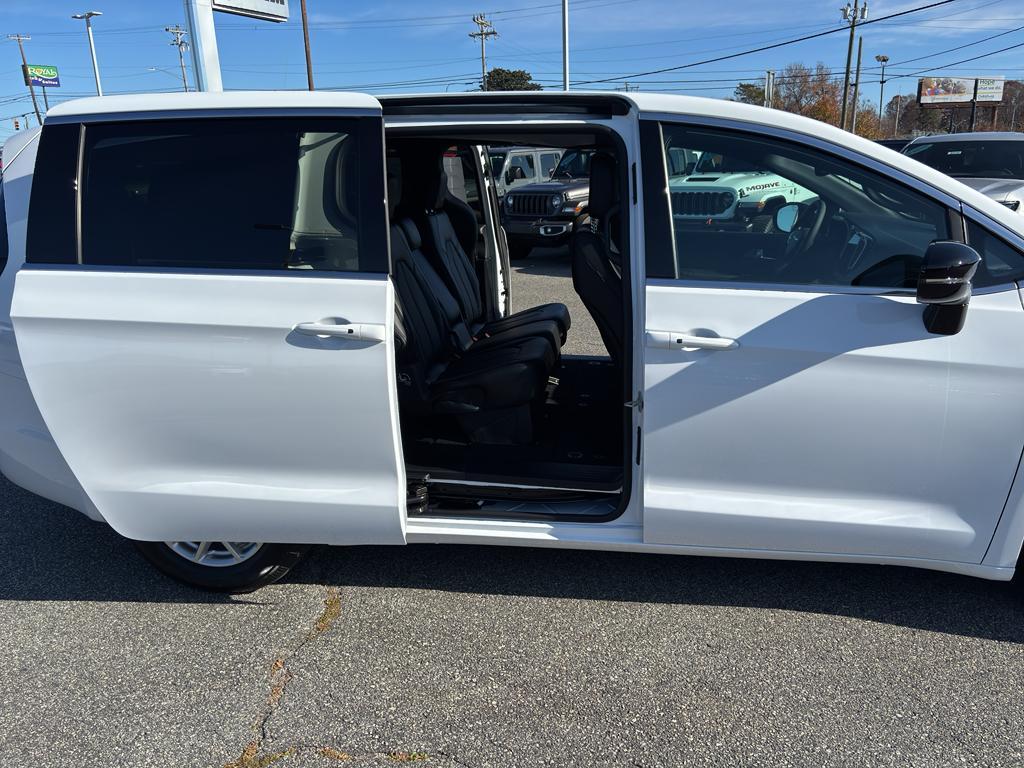 new 2026 Chrysler Pacifica car, priced at $41,047