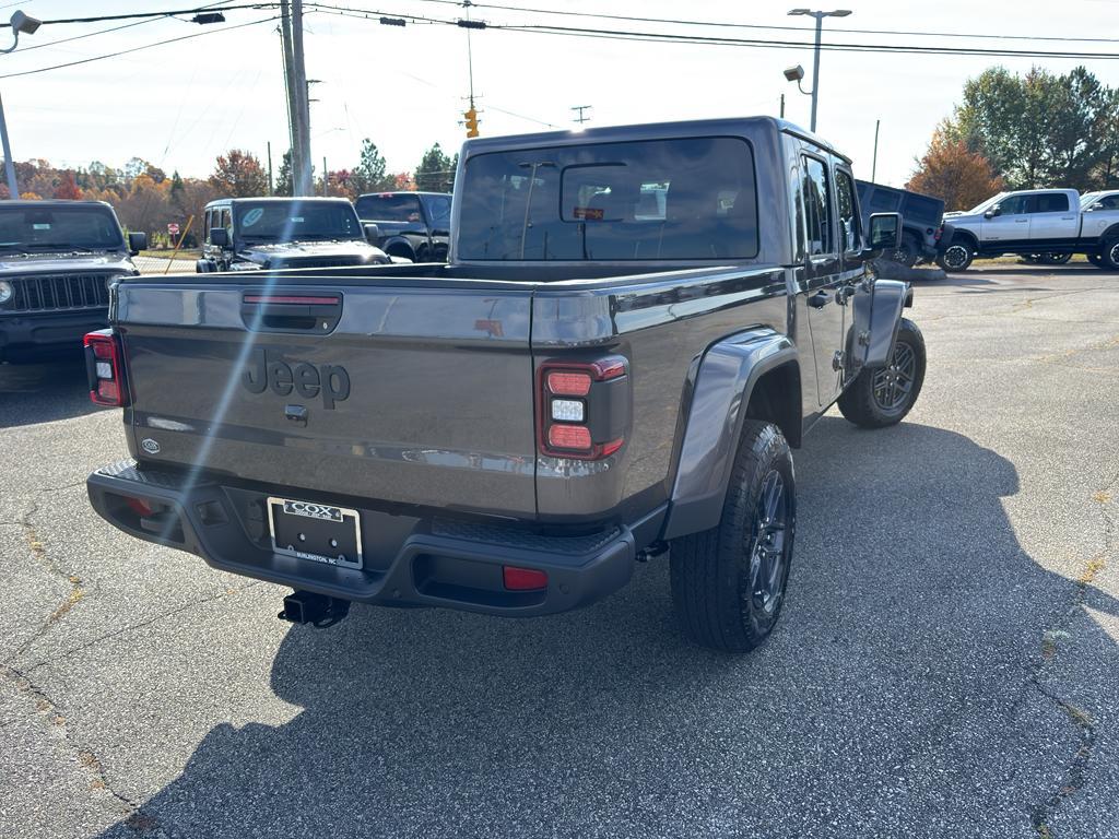 new 2026 Jeep Gladiator car, priced at $44,458