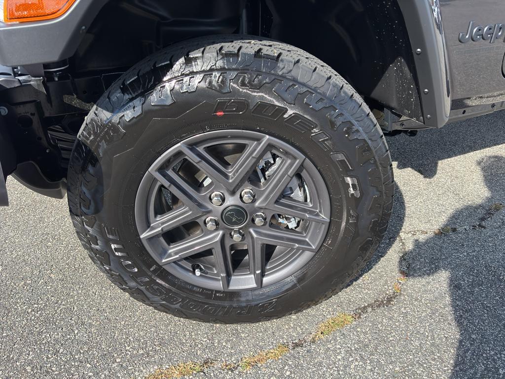 new 2026 Jeep Gladiator car, priced at $44,458