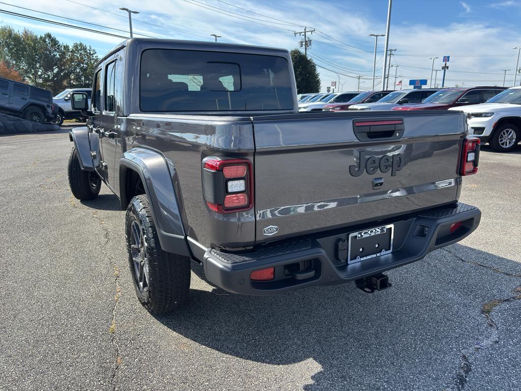 new 2026 Jeep Gladiator car, priced at $44,458