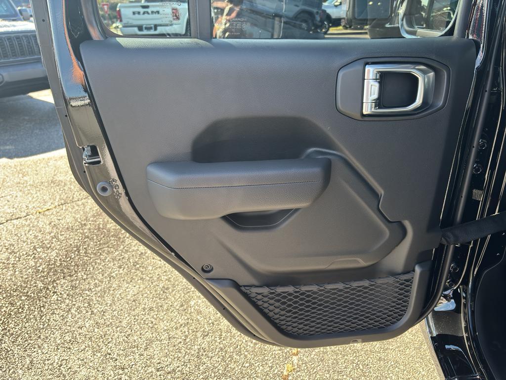 new 2026 Jeep Gladiator car, priced at $46,458