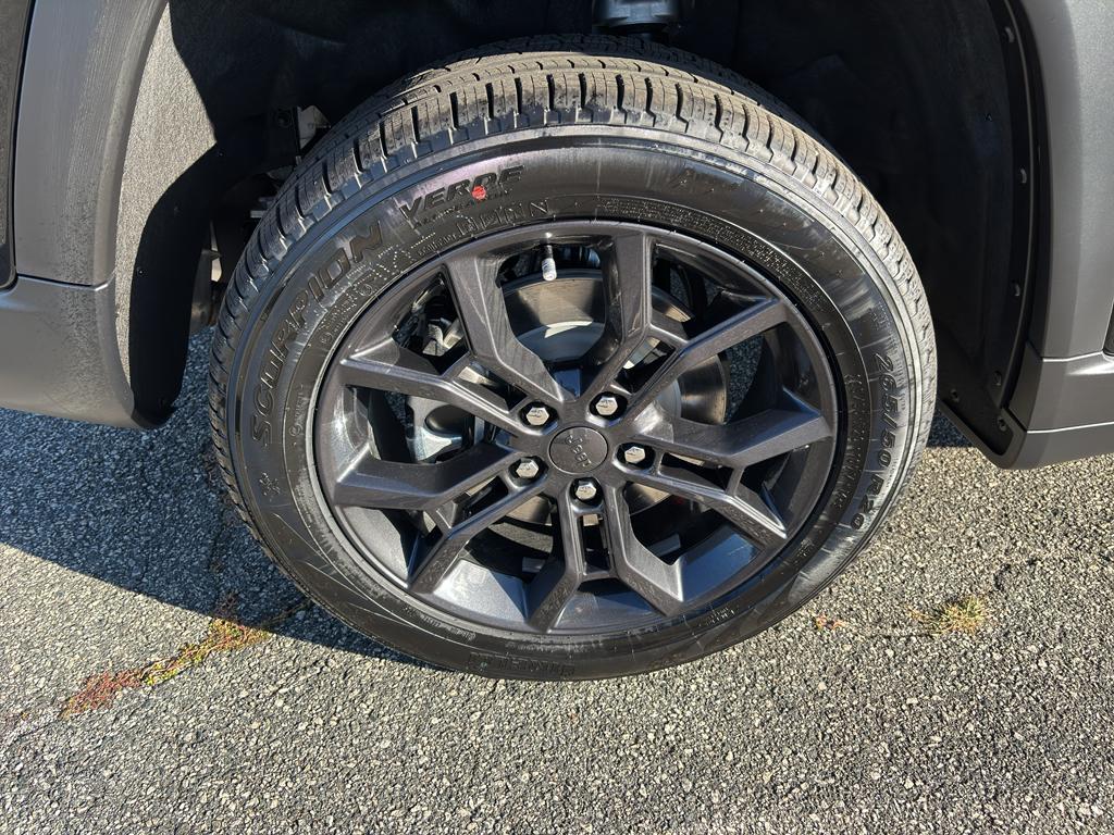 new 2025 Jeep Grand Cherokee L car, priced at $45,099
