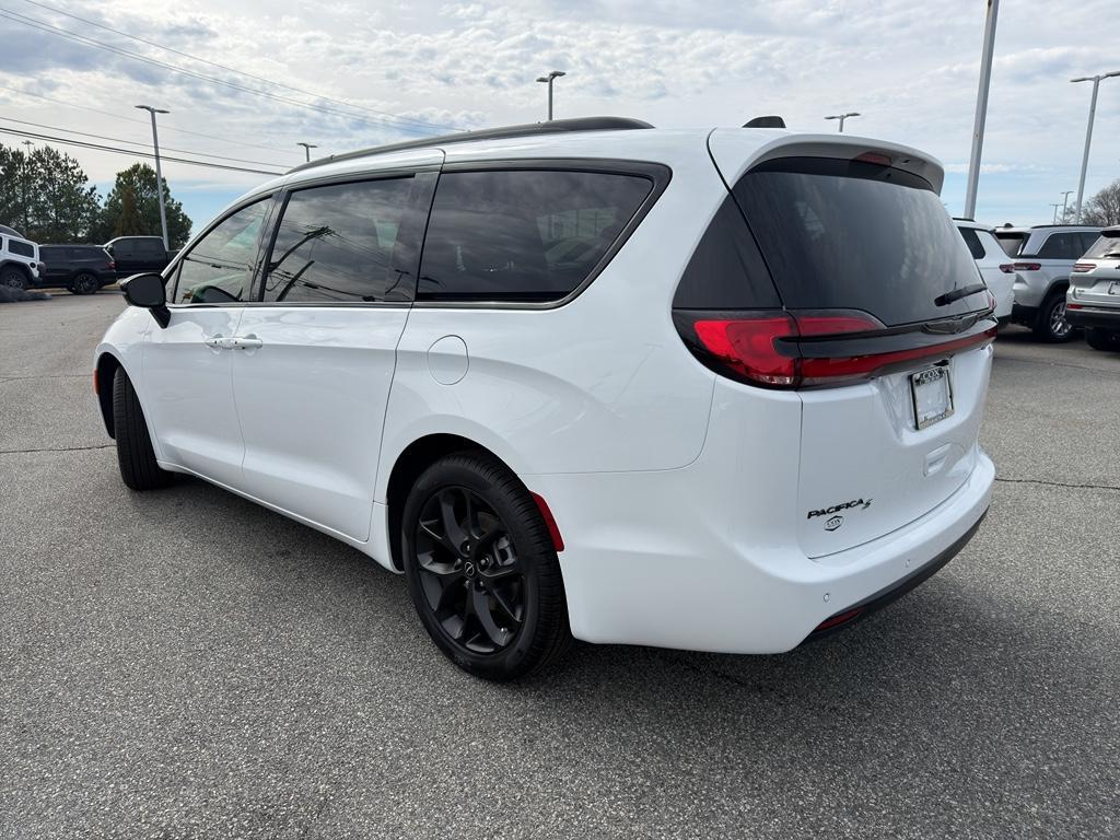 new 2026 Chrysler Pacifica car, priced at $43,907