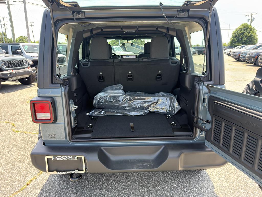new 2026 Jeep Wrangler car, priced at $43,377