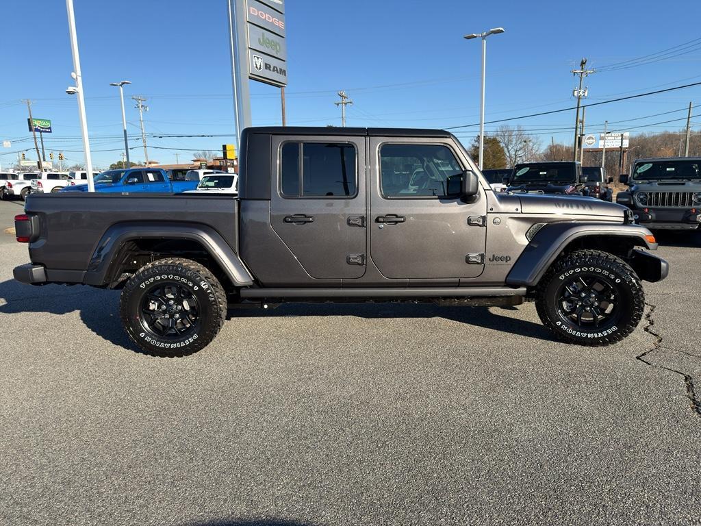 new 2026 Jeep Gladiator car, priced at $43,869