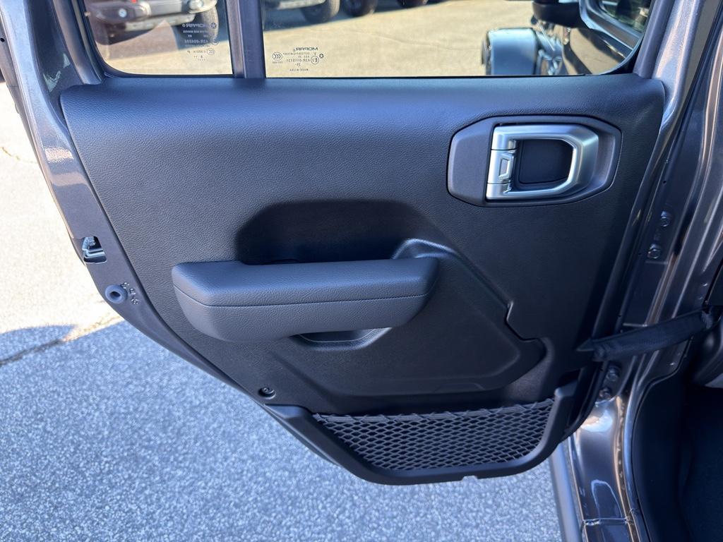 new 2026 Jeep Gladiator car, priced at $43,869