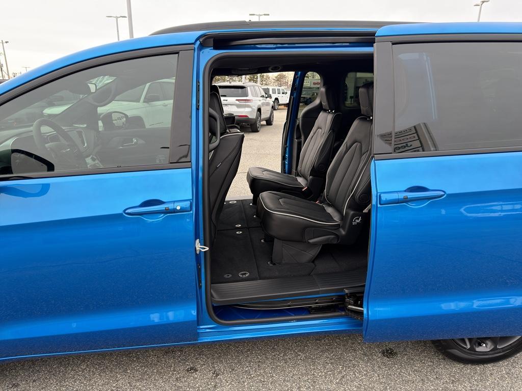 new 2026 Chrysler Pacifica car, priced at $50,033