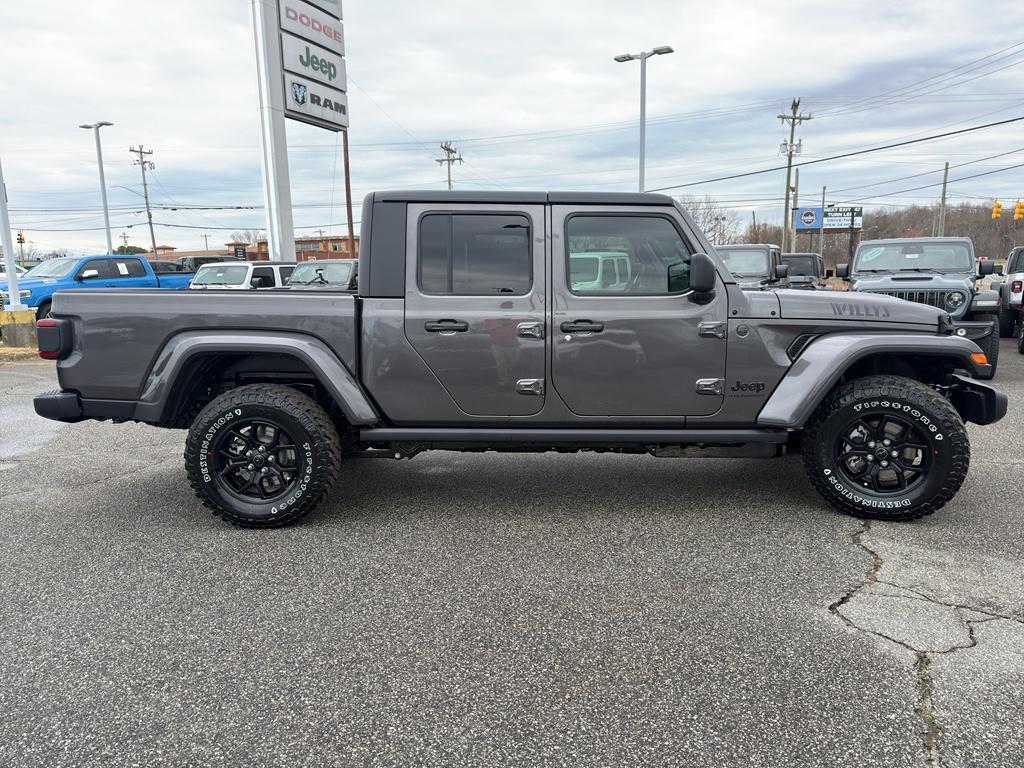 new 2026 Jeep Gladiator car, priced at $45,691