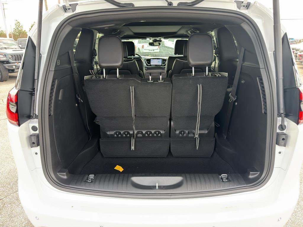 new 2026 Chrysler Pacifica car, priced at $48,696