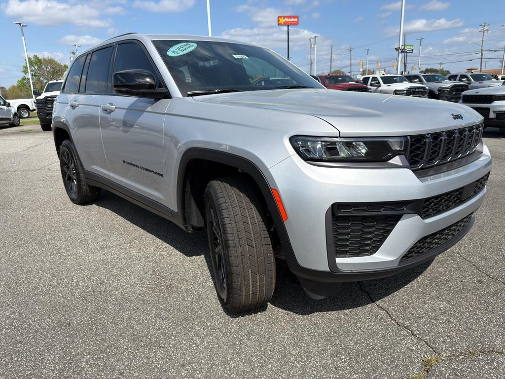 new 2026 Jeep Grand Cherokee car, priced at $43,244