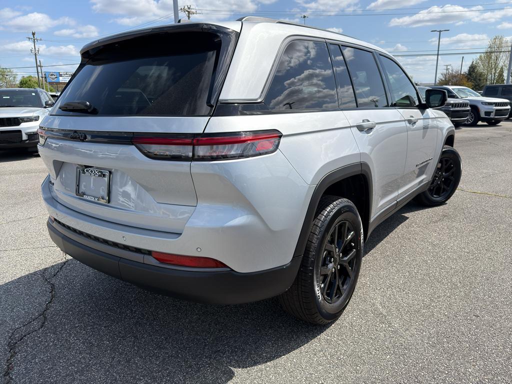 new 2026 Jeep Grand Cherokee car, priced at $43,244