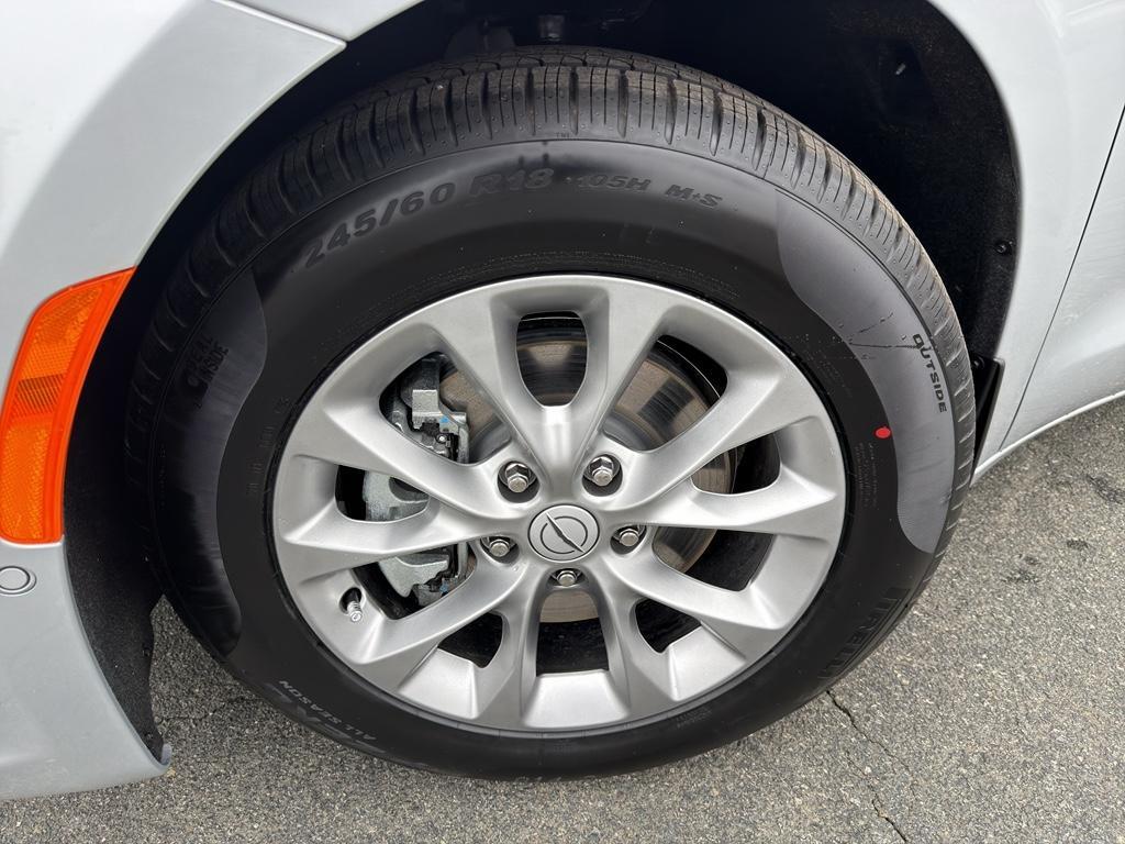 new 2026 Chrysler Pacifica car, priced at $48,867