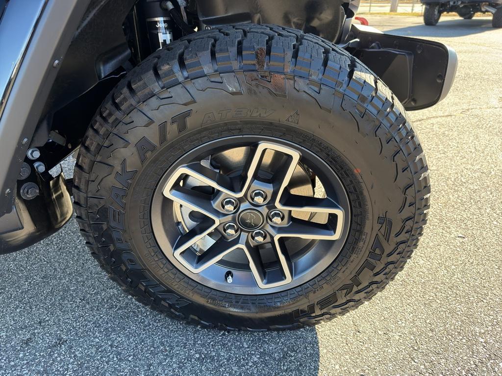 new 2026 Jeep Gladiator car, priced at $53,934