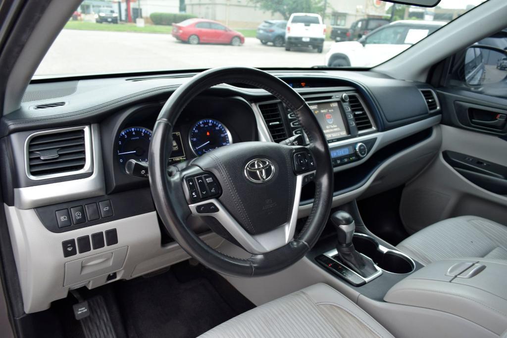 used 2019 Toyota Highlander car, priced at $18,975