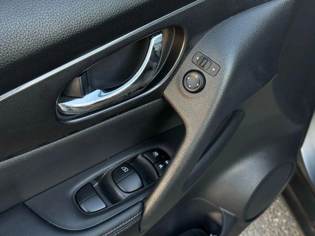 used 2020 Nissan Rogue car, priced at $14,329