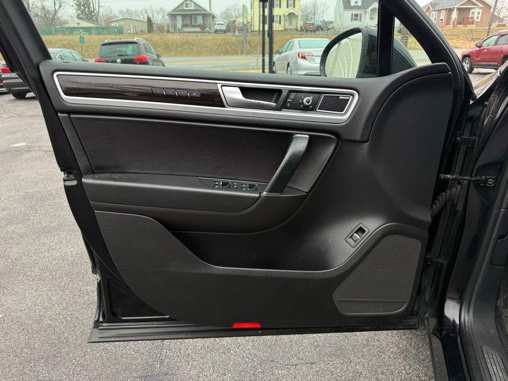 used 2017 Volkswagen Touareg car, priced at $14,000