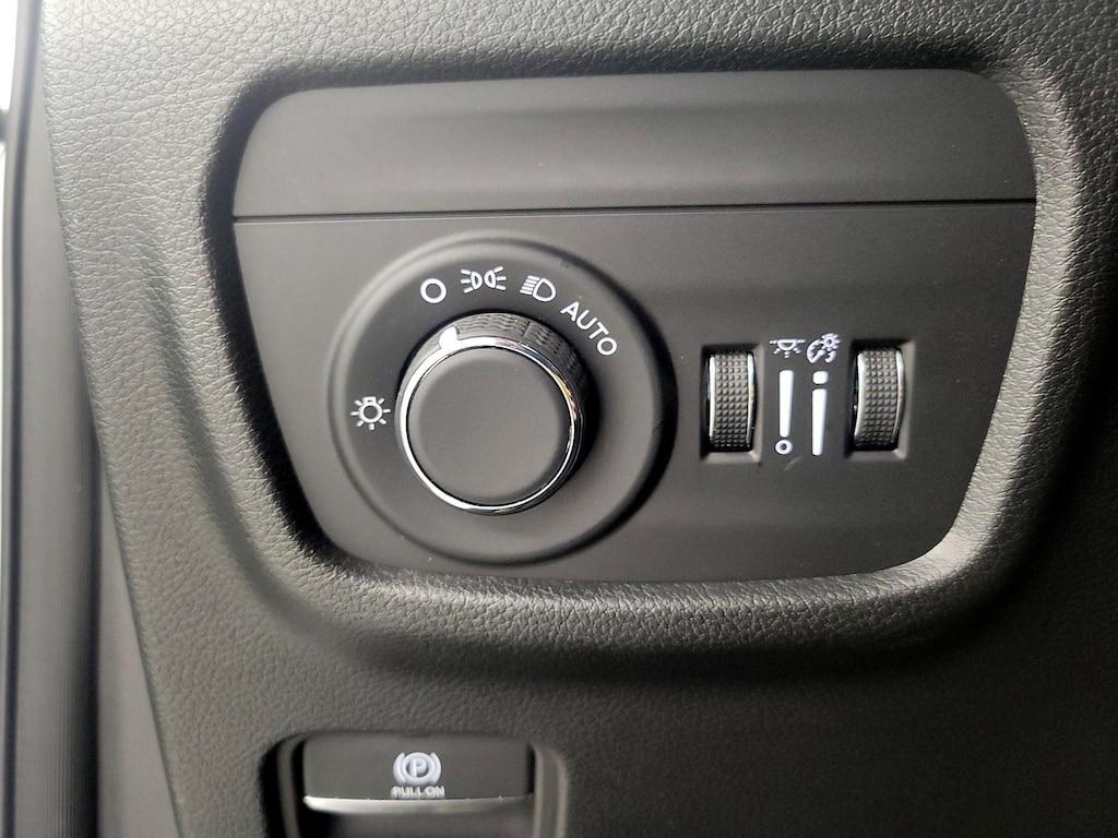 used 2025 Jeep Grand Cherokee car, priced at $32,998