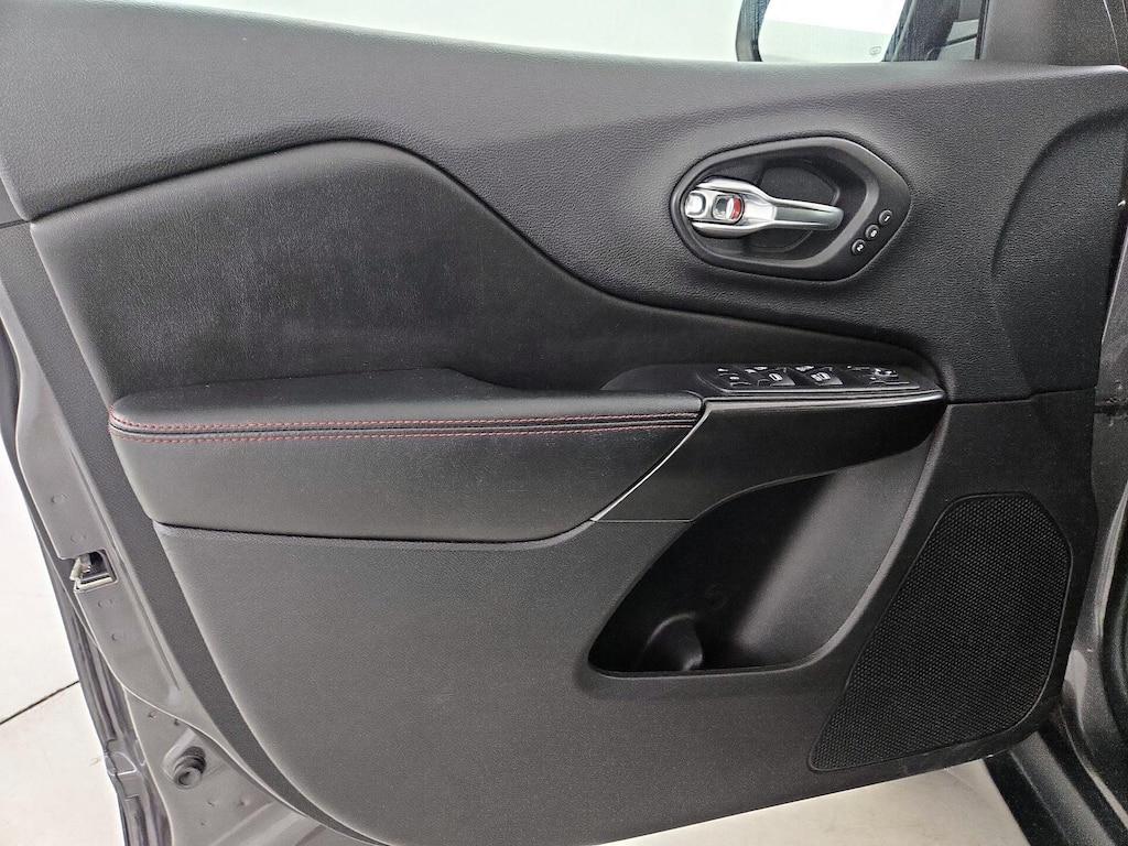 used 2019 Jeep Cherokee car, priced at $16,998