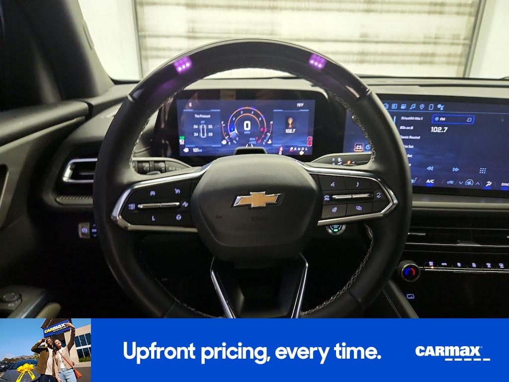 used 2024 Chevrolet Traverse car, priced at $37,998