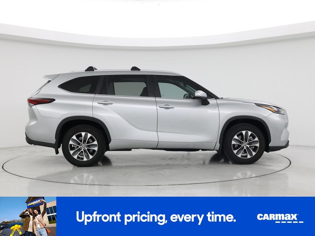 used 2024 Toyota Highlander car, priced at $44,998