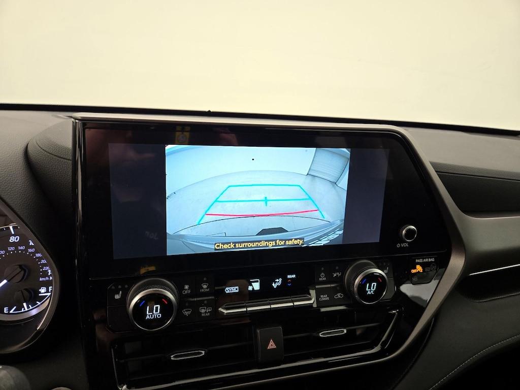 used 2024 Toyota Highlander car, priced at $44,998