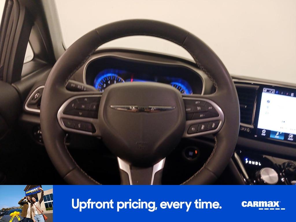 used 2025 Chrysler Pacifica car, priced at $27,998
