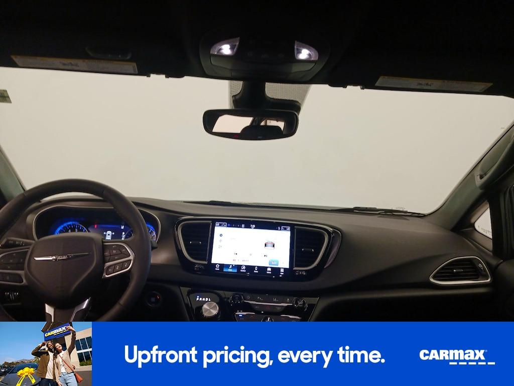 used 2025 Chrysler Pacifica car, priced at $27,998