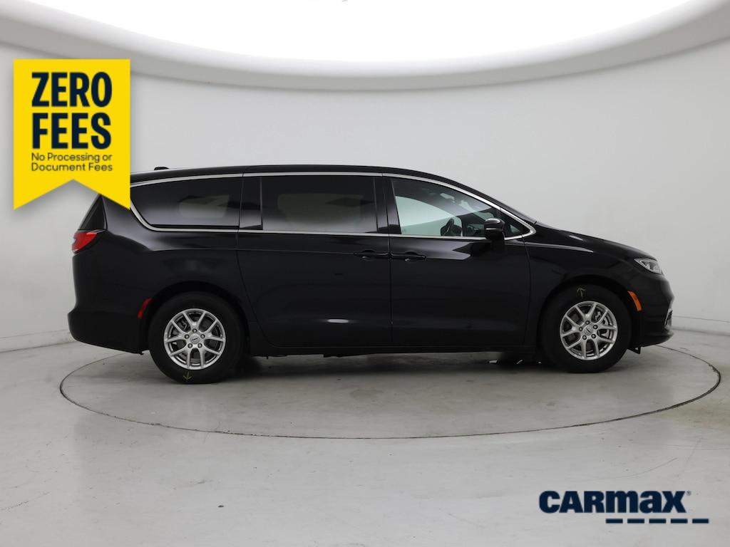 used 2025 Chrysler Pacifica car, priced at $27,998