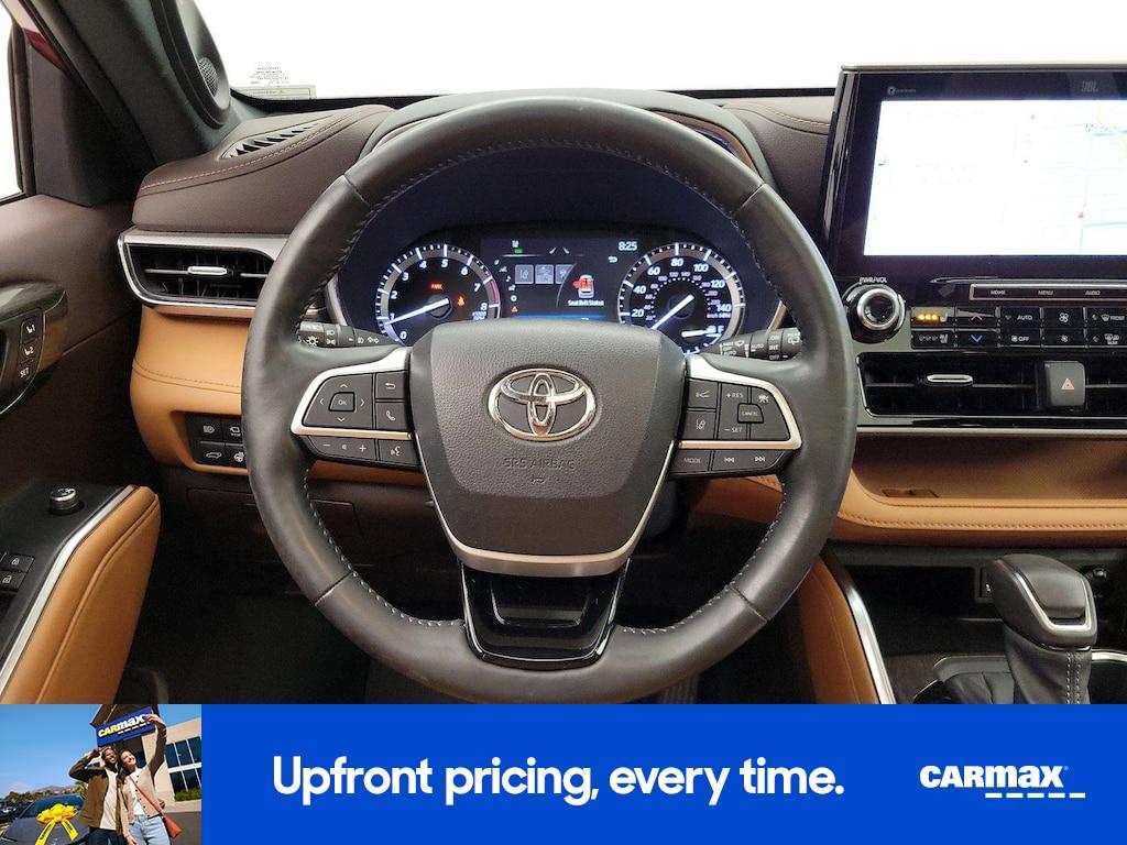 used 2022 Toyota Highlander car, priced at $43,998