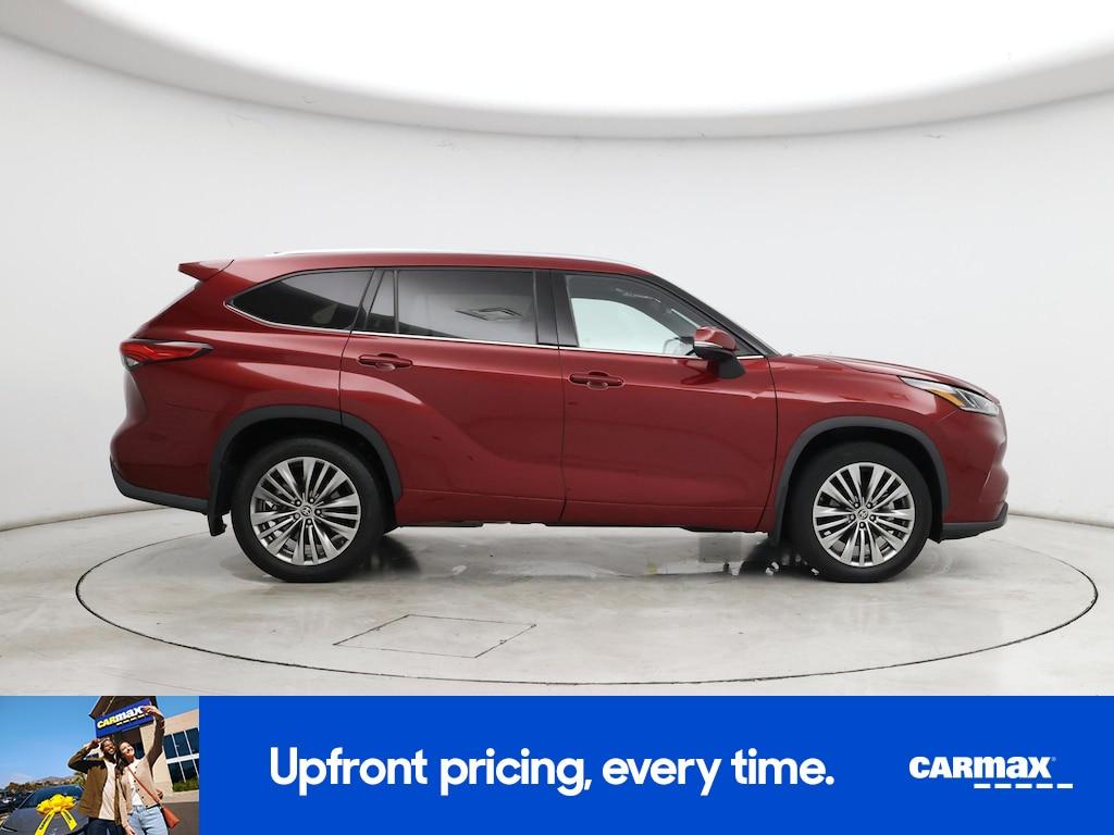 used 2022 Toyota Highlander car, priced at $43,998