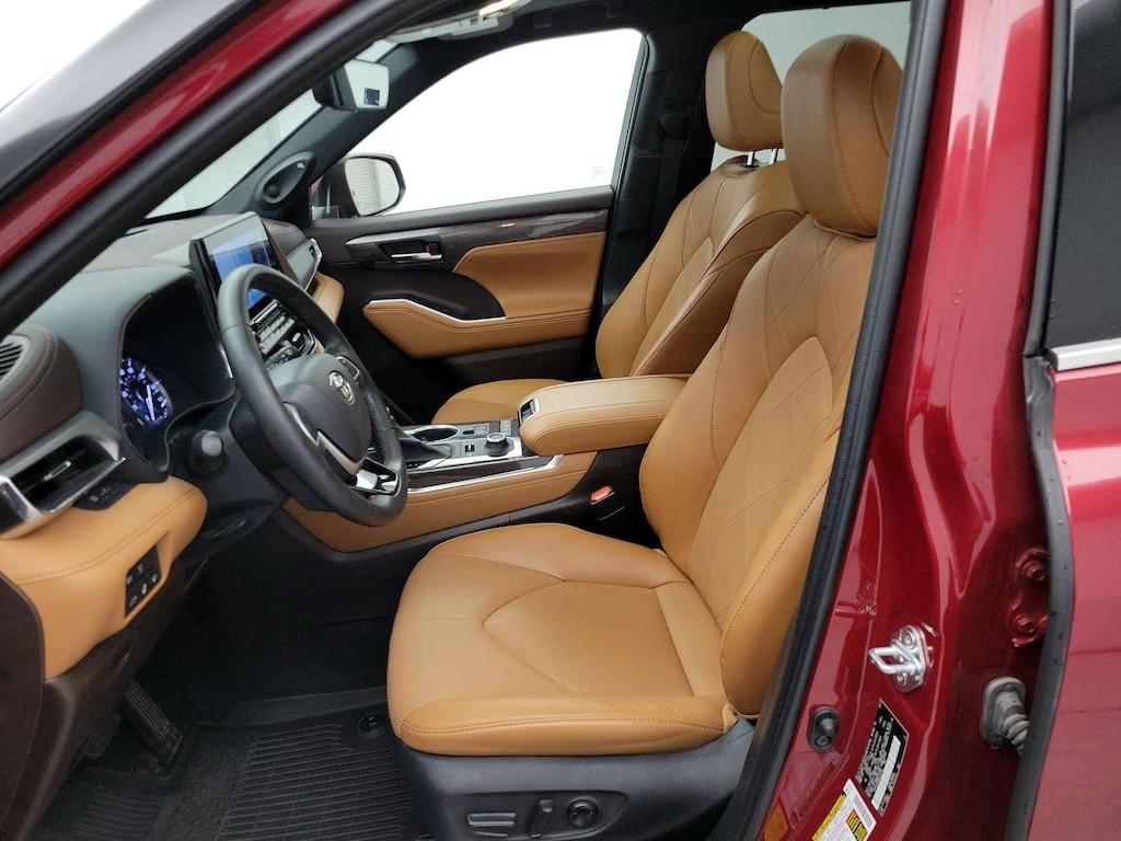 used 2022 Toyota Highlander car, priced at $43,998