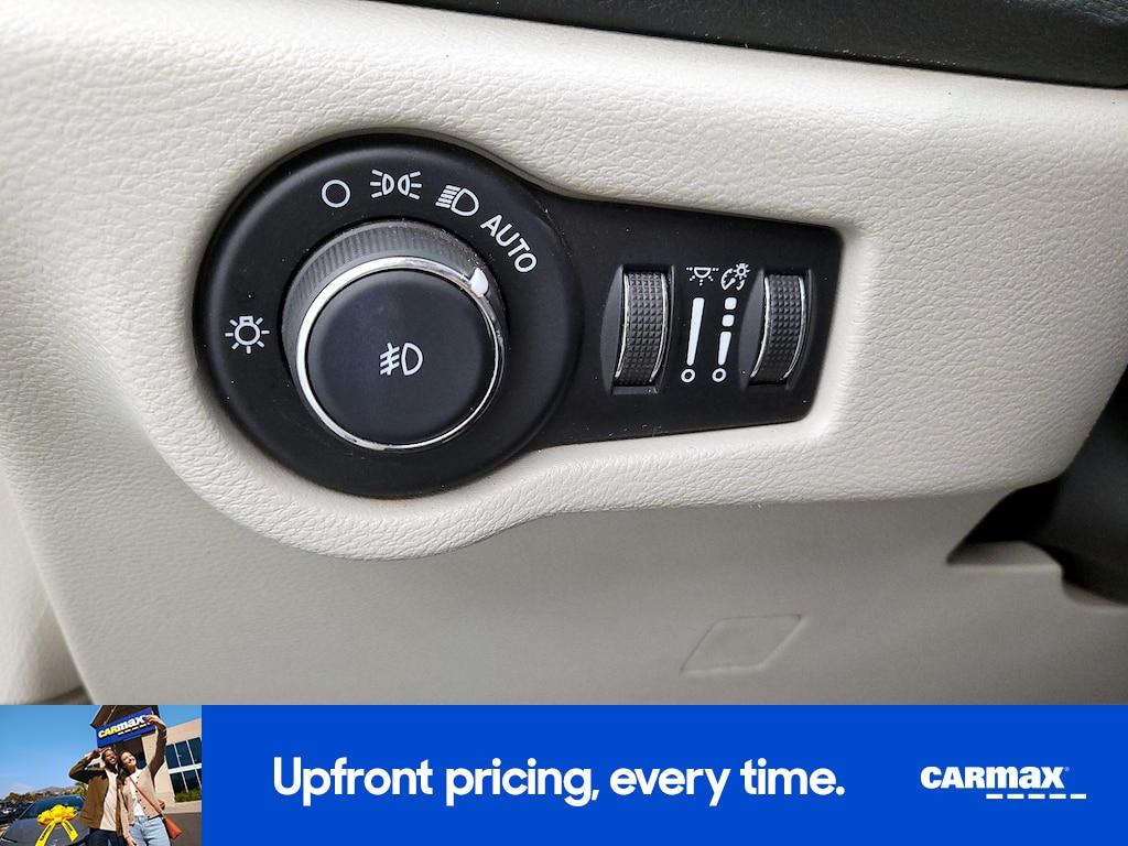 used 2021 Chrysler Pacifica car, priced at $27,998