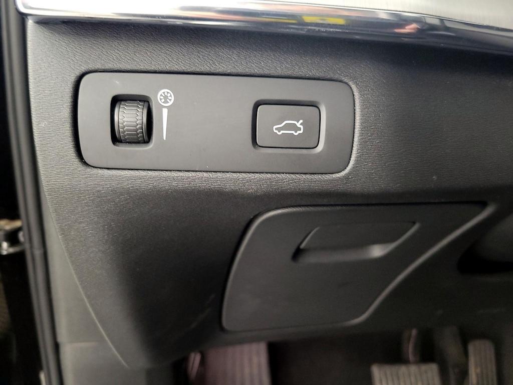 used 2021 Volvo XC90 car, priced at $24,998